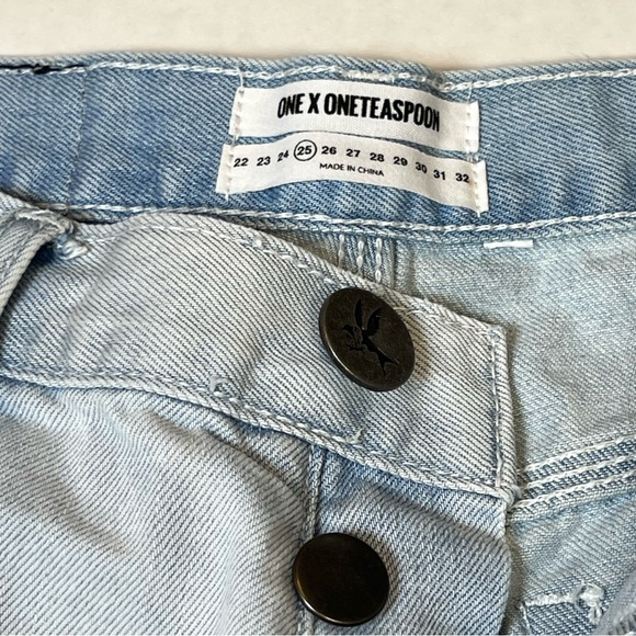 One x One teaspoon Womens Shorts Denim Jeans Button Fly Size 25 Waist Distressed - Picture 9 of 13
